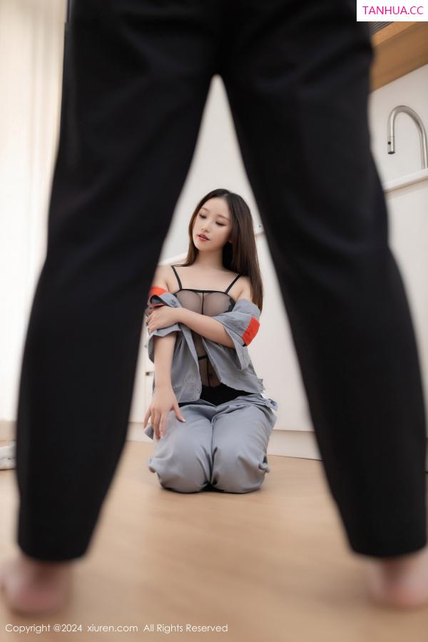   [XiuRen]高清写真图 2024.09.25 No.9207 杏子Yada 黑丝美腿第25张图片